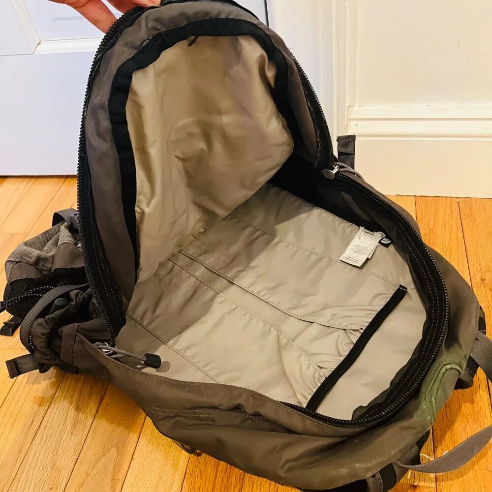 The North Face Hot Shot Backpack Bag Travel Hiking Outdoor Vintage Rare